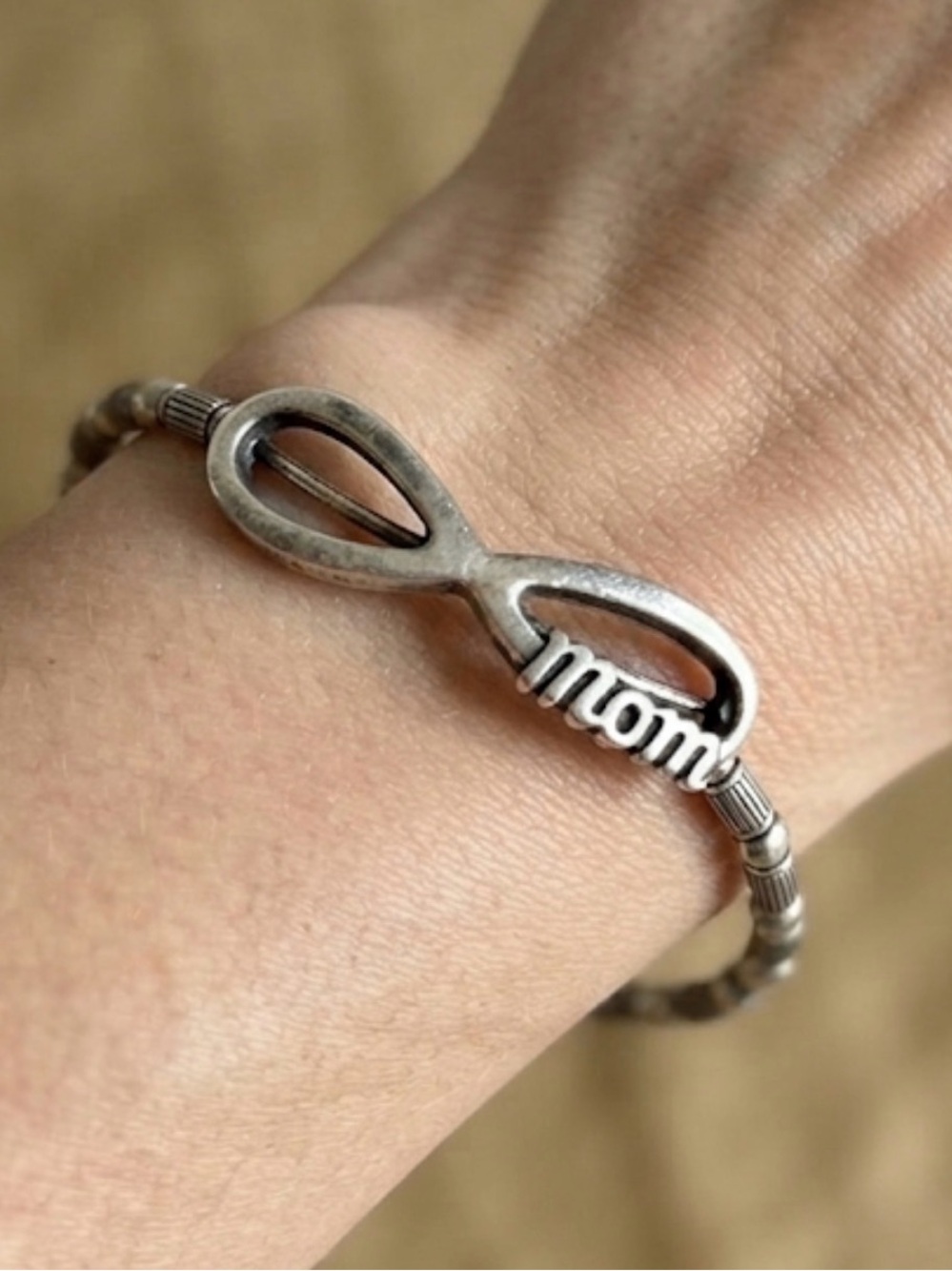 Vintage Silver-Tone 'Mom' Infinity Beaded Bracelet